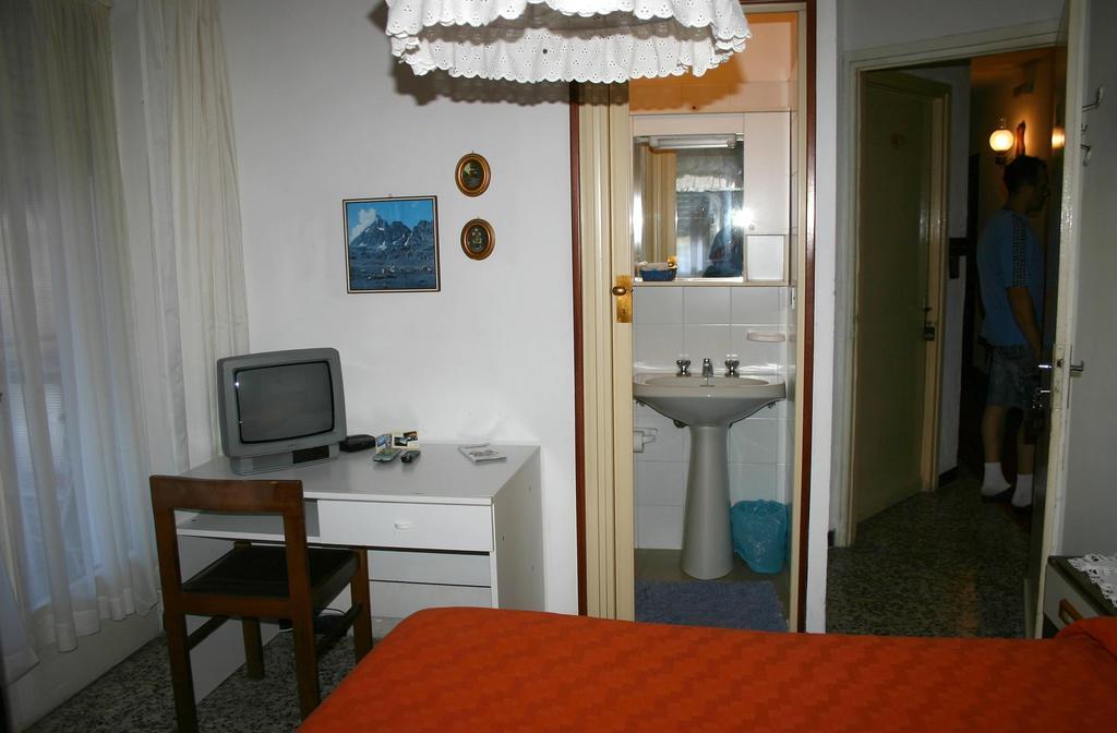 Albergo Martinet Vernante Zimmer foto