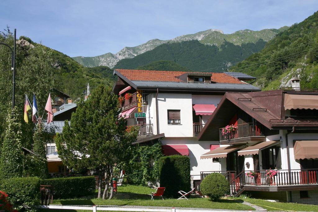 Albergo Martinet Vernante Exterior foto